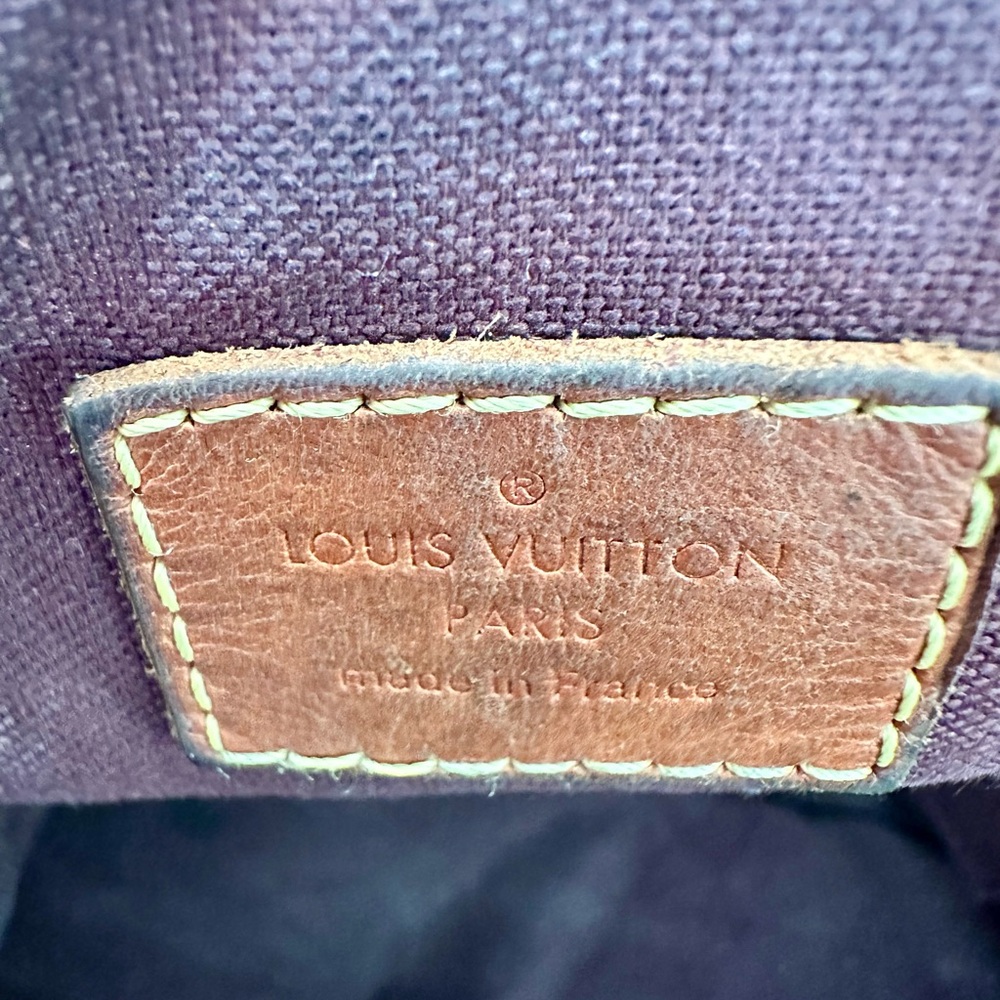 Louis Vuitton Berri MM Bag - Picture 5 of 12